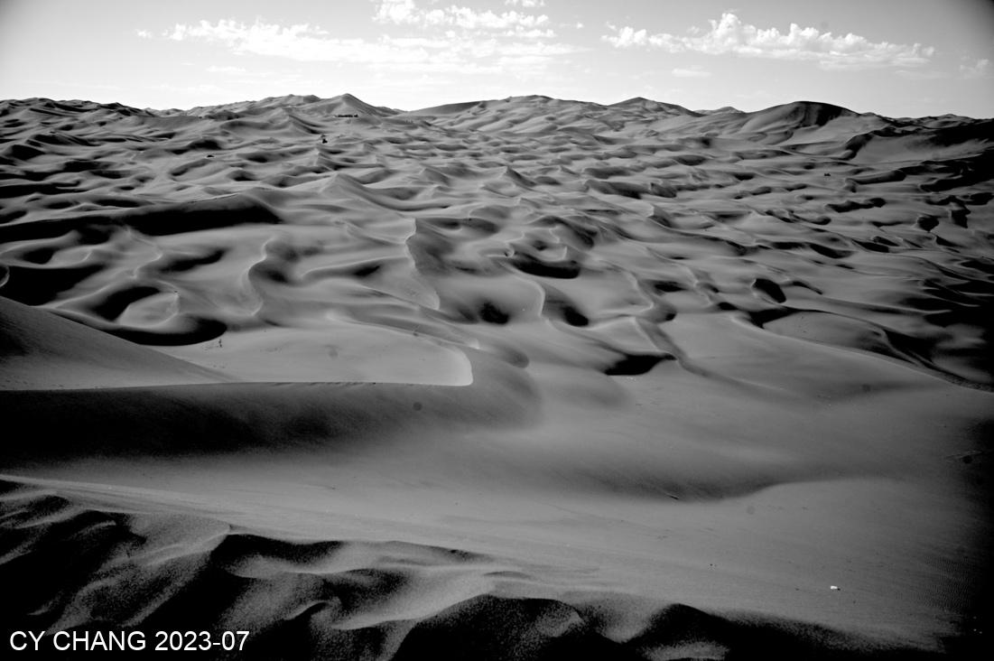 Desert is like the sea